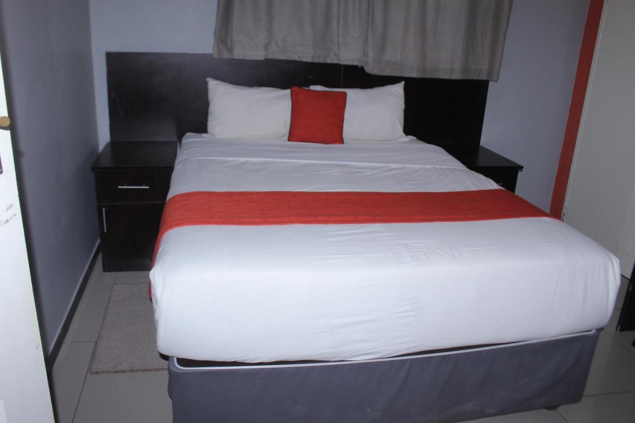 Global Guest House Kasane Exterior foto